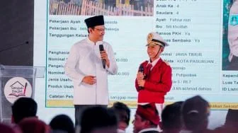 Di Hadapan Gus Ipul, Orang Tua Siswa Sekolah Rakyat Pasuruan Serentak Ucapkan Ikrar Mandiri