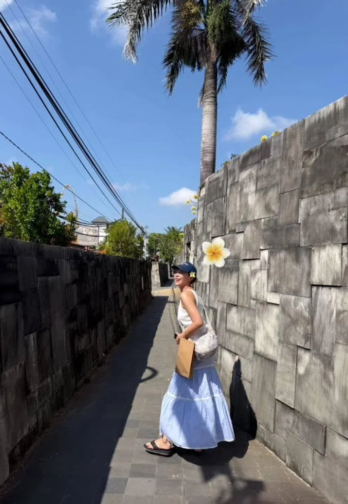 potret Kim Ga Eun di Bali