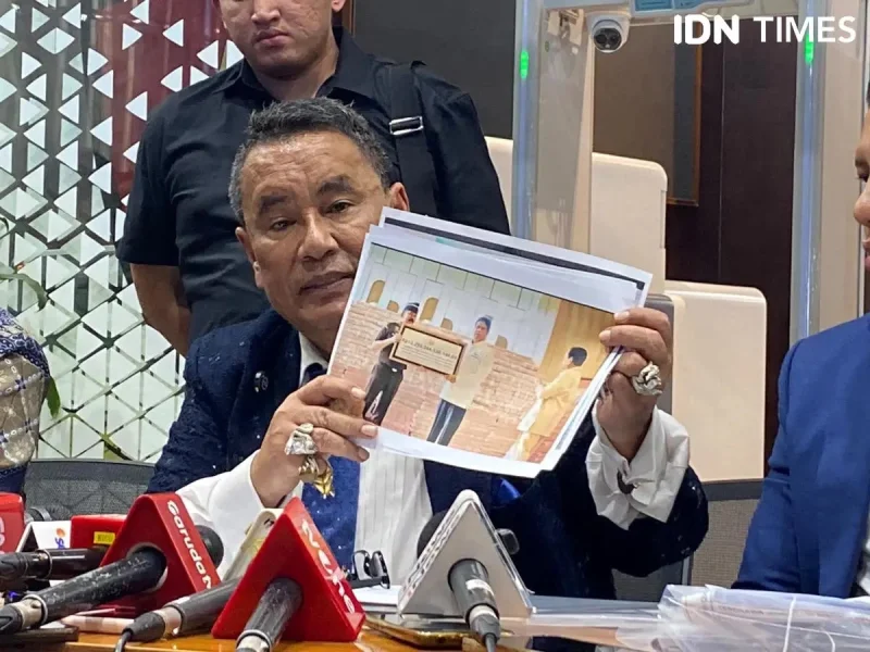 TOP 5: Hotman Paris Dikecam hingga Dosen UGM Somasi Pelaku Doxing