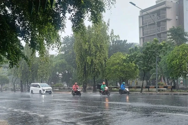 Cuaca Jakarta Hari Ini: Hujan Ringan Berpotensi Guyur Sejumlah Wilayah Sore hingga Malam