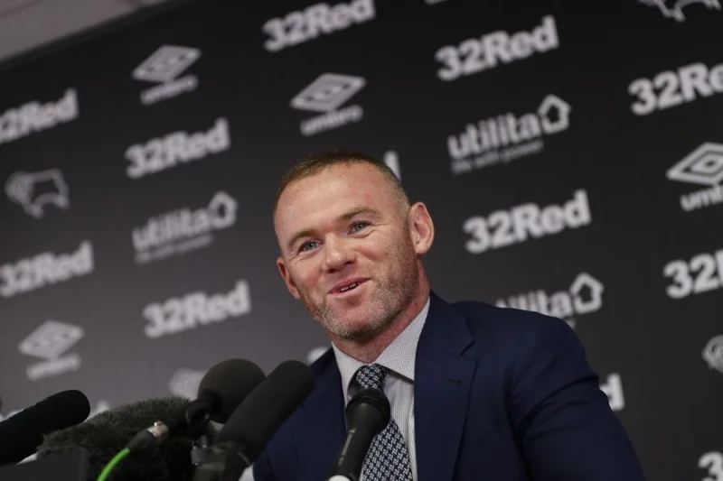 Bertabur Bintang, Pertunjukan Paruh Waktu Piala Dunia Justru Dikritik Wayne Rooney