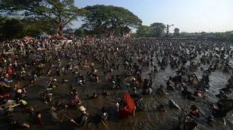 Dua Ton Ikan Ditebar, Festival Memet Ikan Klaten Diserbu Ribuan Warga
