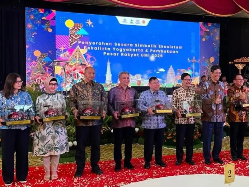 Pegadaian Salurkan 50 Becak Kayuh Listrik di Yogyakarta