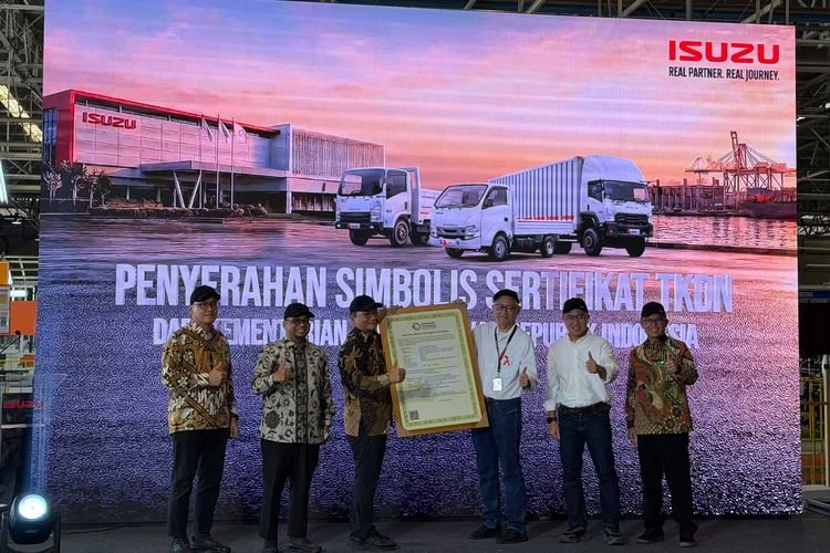 PT Isuzu Astra Motor Indonesia (IAMI) merayakan pencapaian produksi kendaraan ke-300.000 di pabrik Karawang, Jawa Barat. 