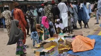 Cerita Bayi-bayi Nigeria Bayar Mahal Dampak Perang AS - Iran