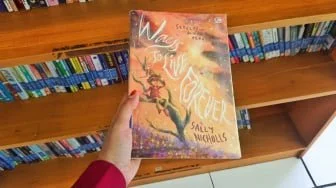 Membaca Ways to Live Forever: Bagaimana Anak Kecil Melihat Sebuah Kematian?