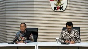 KPK Bongkar Dugaan Suap Bupati Lombok Barat, Ada Alphard Rp 1,2 Miliar dan Sepatu Hermes