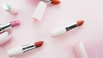 5 Cara Memilih Lipstik yang Cocok untuk Acara Formal dan Casual